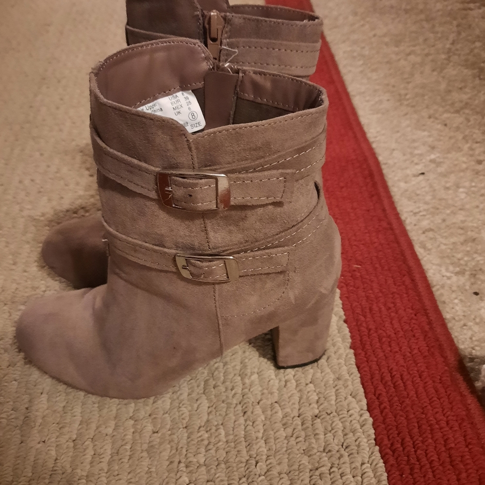 Heels boots
